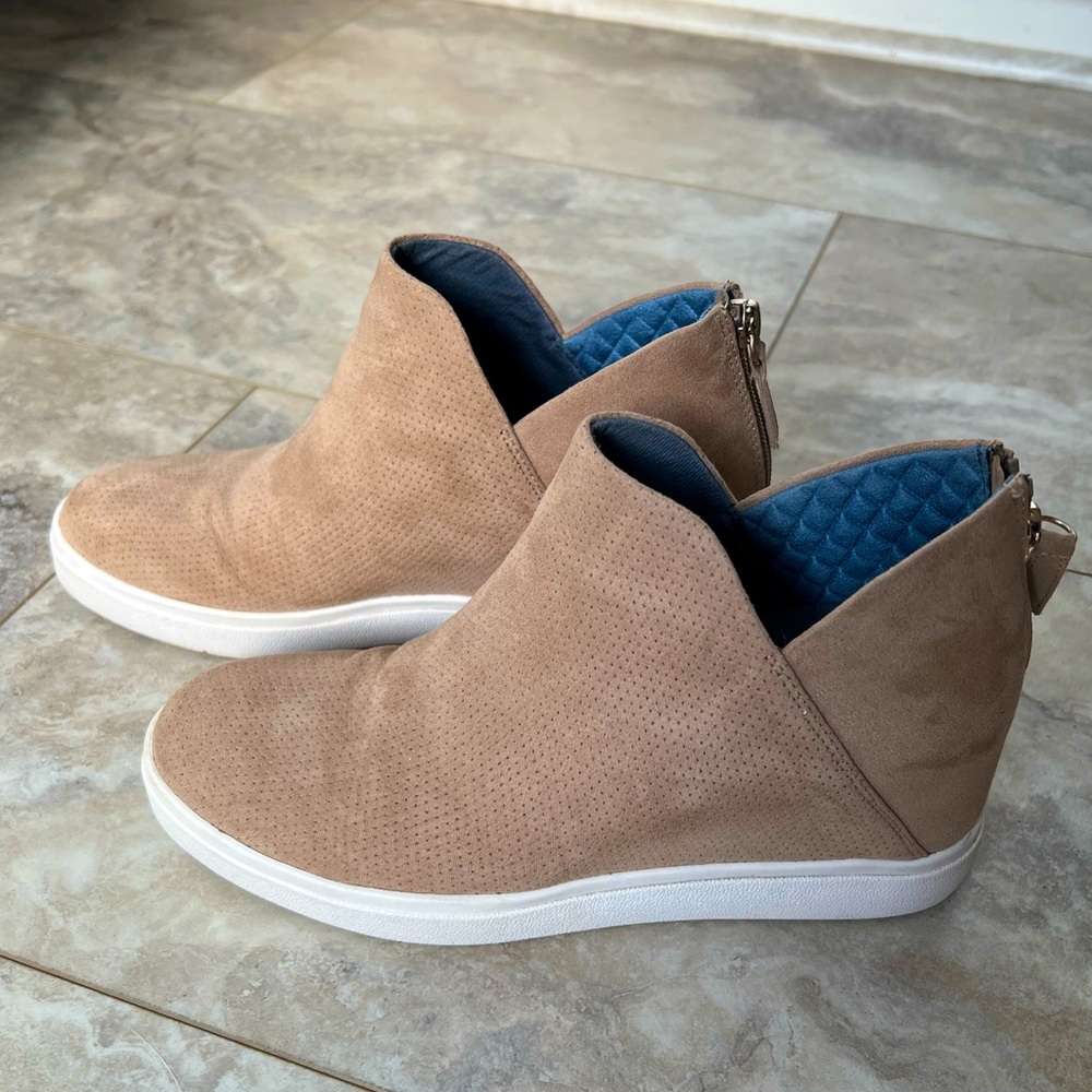 Dr. Scholl’s Wedge Booties